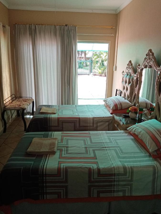 De La Rose Guesthouse Lephalale المظهر الخارجي الصورة