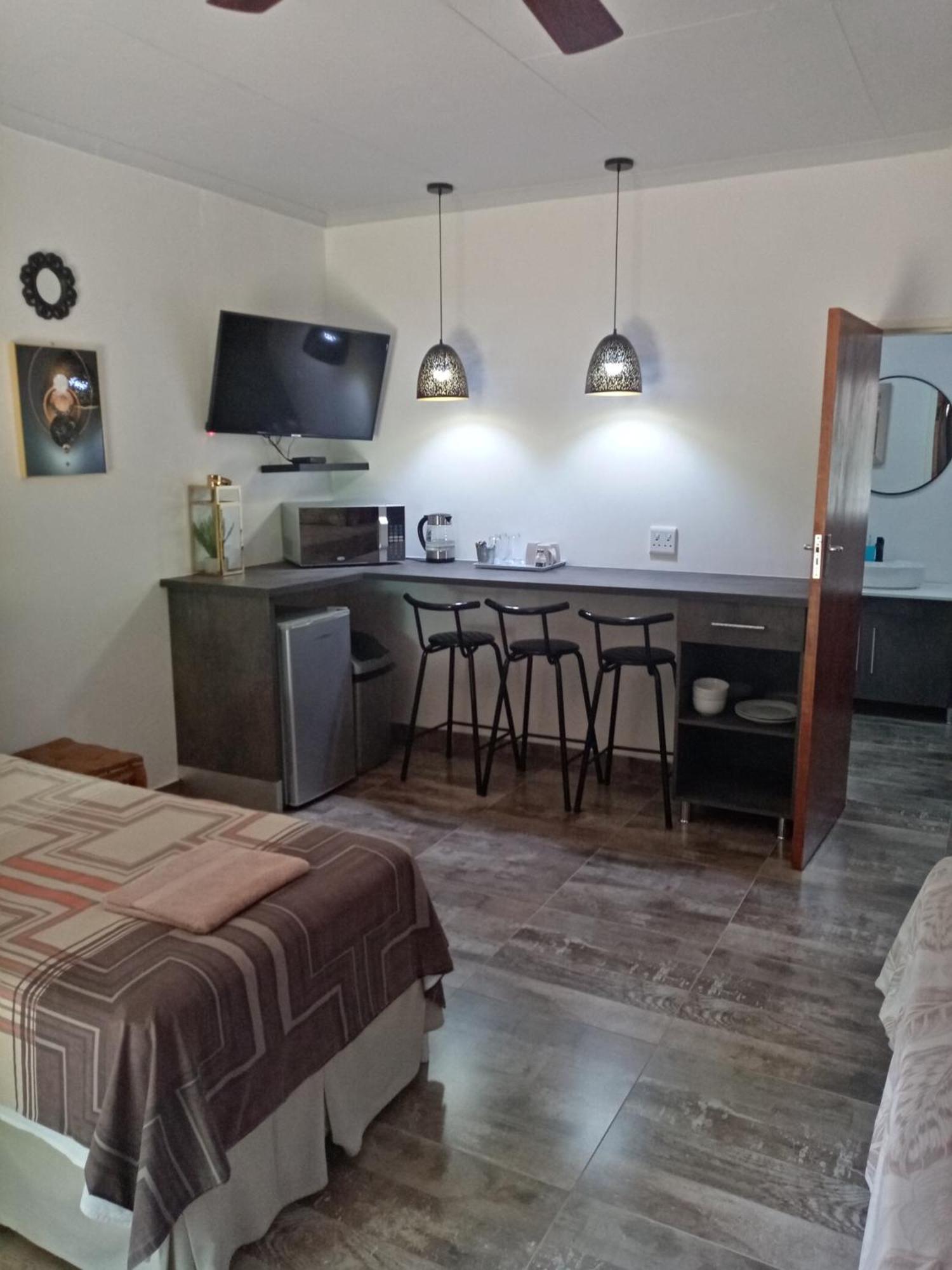 De La Rose Guesthouse Lephalale المظهر الخارجي الصورة